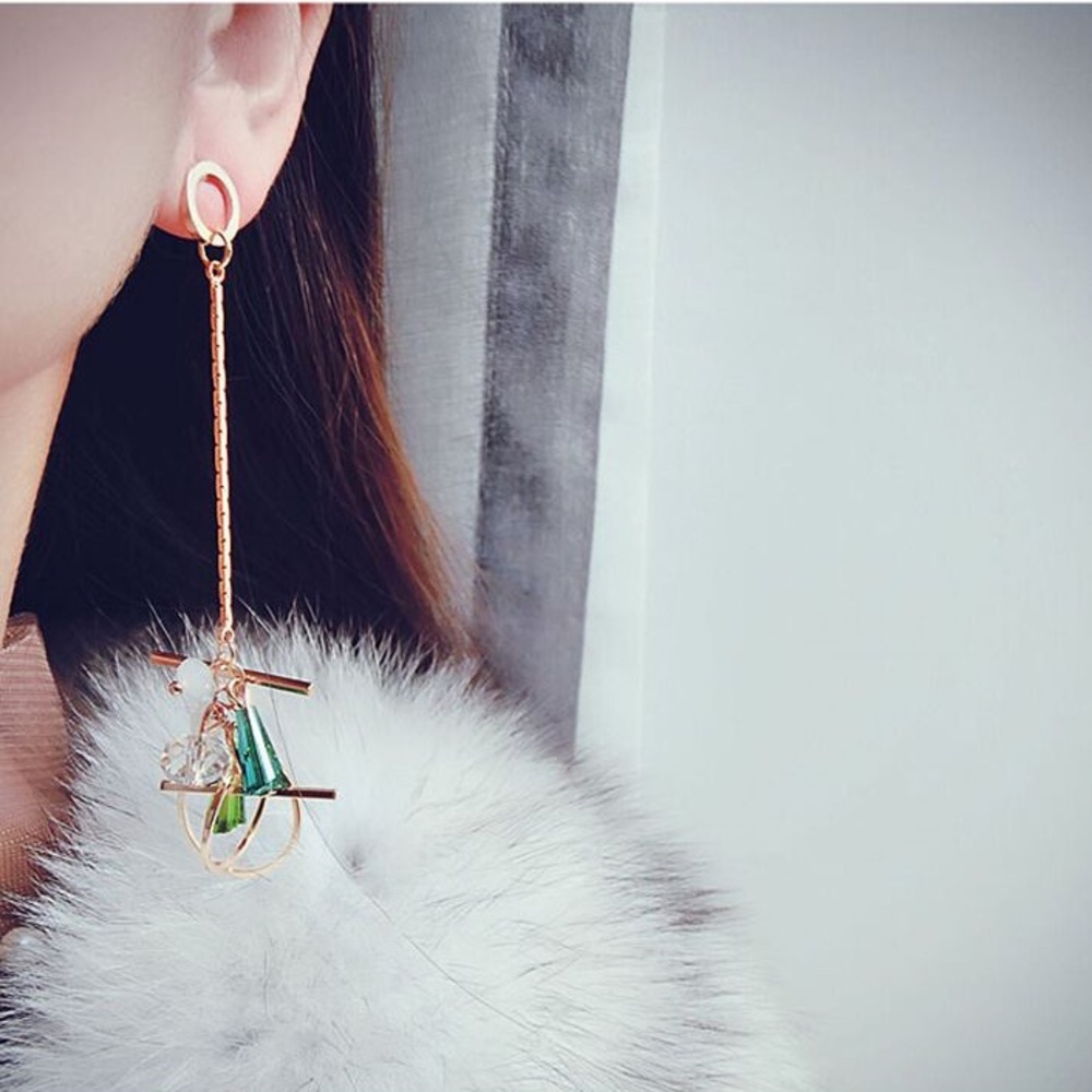 🆕 JOANA Asymmetrical Drop Earrings - Picture 5 of 6